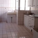 Excelente Apartamento de 3 Dormitórios, piso laminado - Reformado e Pronto para Morar!&lt;BR&gt;Vista arborizada e condomínio com portaria 24 horas e salão de festas.  &lt;BR&gt;Localização do lado de