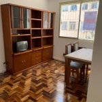 Na Av. Baltazar de Oliviera Garcia vende-se excelente apartamento de 2 dormitórios com 61,30 m² privativos. Todo reformado, super ensolarado, com boa ventilação. Fica semi mobiliado, quarto, banheiro.