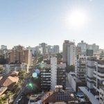 Apartamento de andar inteiro no 14º andar, com vista definida para toda cidade. São 317m², 3 suítes, a suíte máster com closet e hidromassagem. O arquiteto Isay Weinfeld assina o novo projeto da Kopst