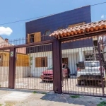 Ótima casa no bairro Partenon. Trata-se de 2 residências no mesmo terreno, sendo a principal com 3 dormitórios e a anexa de 1 dormitório. A casa principal possui 2 pavimentos, 3 dormitórios sendo 3 su