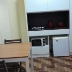 Stúdio mobiliado com 27m² privativos no Centro Histórico de Porto Alegre.Imóvel aconchegante à venda/locação com 1 quarto, móveis, 1 banheiro com box de vidro, Split. Este imóvel está bem equipado, é 