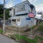 Vende excelente imóvel: Apartamento/loja e casa comercial em terreno de esquina no bairro Santa Maria Goretti, medindo 11X30 sendo o apartamento térreo transformado em loja comercial de aproximadament