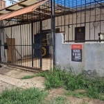 Vende excelente imóvel: Apartamento/loja e casa comercial em terreno de esquina no bairro Santa Maria Goretti, medindo 11X30 sendo o apartamento térreo transformado em loja comercial de aproximadament