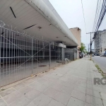 Libertas Imobiliária aluga depósito com aproximadamente 308m² no bairro Floresta.&lt;BR&gt;&lt;BR&gt;Imóvel com 2 portões, espaços cobertos para veículos, depósito fechado.&lt;BR&gt;&lt;BR&gt;Localiza