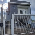 Casa a venda com 200 m² de área privativa, três dormitórios sendo uma suíte, amplo living e garagem para 2 carros. O Terreno possui 7 metros de frente por 30 m de profundidade, Localizado no bairro Es