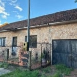 Terreno de 300m² com casas, no bairro Cavalhada, Porto Alegre/RS&lt;BR&gt; &lt;BR&gt;Terreno de 300m² com diversas construções e ótima infraestrutura. Na parte frontal, há uma casa com 2 quartos, banh