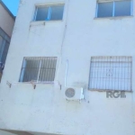 Amplo prédio Triplex comercial no bairro navegantes composto por 6 salas com metragem de:  duas salas com 47m2, duas com 39,11 e duas com 41,91. Uma vaga de garagem para cada sala. Terreno com 203,28m