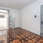 Libertas imobiliária aluga apartamento de 01 dormitório na Cidade Baixa ,térreo,todo reformado , banheiro, cozinha, área de serviço , garden,perto do Shoping Praia de Belas fácil acesso para todos os 