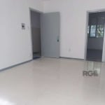 Libertas imobiliária aluga apartamento de 01 dormitório na Cidade Baixa ,térreo,todo reformado , banheiro, cozinha, área de serviço , garden,perto do Shoping Praia de Belas fácil acesso para todos os 