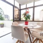 Libertas Imobiliária aluga!&lt;BR&gt;Ótima cobertura horizontal, no Higienópolis, com 72m² privativos, semi mobiliada, de 1 dormitório, 2 vagas e lindo terraço. Possui living amplo com rebaixe em gess