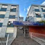 Apartamento para reforma com 03 dormitórios, 02 banheiros, ampla sala, cozinha, área de serviço e área externa em um dos quartos. Localizado na Rua Alvares Cabral, perto do Bourbon wallig