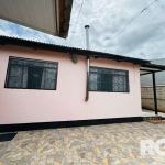 Casa à venda no bairro Lageado | Imóvel com 2 casas sendo a primeira com 3 dormitórios, sala de estar, cozinha e banheiro social. A segunda casa (está inacabada), com 1 dormitório, sala de estar, cozi