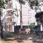 Terreno a venda no Bairro Terezópolis em Porto Alegre, com 7,30 de frente por 30m da frente ao fundo.  Ótimo para construção de uma bela casa, próximo Av. Terezópolis e Praça Guia Lopes.