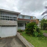 Casa no bairro Ipanema 6 dormitórios para locação&lt;BR&gt;Excelente casa, com aproximadamente 326m², amplo living com 3 ambientes, cozinha com ótima iluminação, 06 dormitórios, 6 banheiros sendo 2 su