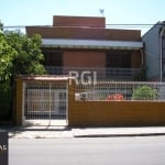 Casa para Venda - 524.96m², 5 dormitórios, sendo 1 suites, 6 vagas - Medianeira