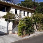 Casa com três dormitórios, quatro banheiros e três vagas na garagem no bairro da Ponta Grossa em Porto Alegre.,   &lt;BR&gt;é uma casa sobrado de rua sem saída vista perene sol o dia todo,  piscina, l