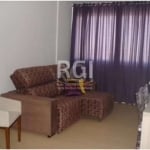 Apartamento 3 dormitórios, 1 suíte, andar alto, mobiliado, orientação solar leste, living 2 ambientes, churrasqueira na cozinha, espera água quente, todo mobiliado com móveis sob medida, piso laminado