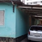 Terreno de 6,60 x 28 metros com 2 casas antigas na rua Frei Germano, próximo a PUCRS. 1ª CASA = 2 dormitórios, living, banheiro social e cozinha com área de serviço; 2ª CASA = 2 dormitórios, living, b