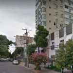 Sobrado com 4 dormitórios com suite, no Bairro Santana.Com 4 vagas de garagem, excelente posição solar e localização. Amplo terreno e metragem. Próximo a restaurantes, a Escola Apeles Porto Alegre,  s