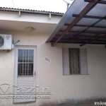 Casa a venda no Moradas da Hípica com 3 Dormitórios, sala ,cozinha, banheiro, Ar condicionado, Ventilador de teto, garagem coberta. Imóvel semi-mobiliado com ótima localização , Mercados, Farmácias, E