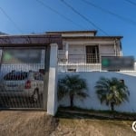 Ótima casa no bairro Cristal, com 238m² construídos, em terreno com 234m² (9 x 24m). Possui 3 pavimentos, com 5 dormitórios sendo 2 suites, 2 salas de estar, banheiro social, cozinha conceito aberto i