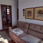 apartamento de 03 dormitórios, banheiro social, banheiro auxiliar, sala para 02 ambientes , todo em piso de parquet, ampla cozinha, dependência de empregada , área de serviço separa, excelente orienta