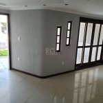 CASA, 3 DORMITÓRIOS, 1 SUÍTE, 1 VARANDA, VAGA DE GARAGEM, BAIRRO HÍPICA, PORTO ALEGRE/RS  &lt;BR&gt;   &lt;BR&gt; &lt;BR&gt;LINDA casa  no loteamento JARDINS DO PRADO  com 180m²,  pátio com churrasque