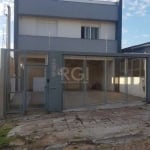 Ampla Casa com 4 dormitórios, sendo uma suíte com closet, 4 banheiros, piscina e 3 vagas de garagem, sendo 2 cobertas. &lt;BR&gt;A casa tem 4 andares e mais um terraço.&lt;BR&gt;Linda vista panorâmica