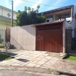 Linda casa no bairro Vila Nova, com ótima localização, local seguro, com circulação somente de moradores, próximo a Av. Vicente Montegia Av. Cavalhada, com 3 dormitórios sendo uma suíte, sala de janta