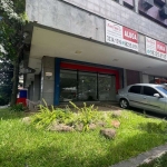 Loja de esquina no bairro Petrópolis, na Av. Protásio Alves, com aproximadamente 420 metros, com vagas de carros para clientes na frente da Loja e mais vagas no interior do prédio. Grande fluxo de ped