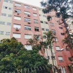 Apartamento de 1 dormitório, cozinha, living e ambientes, banheiro social e área de serviço separado.&lt;BR&gt;Edifício com salão de festas, elevador e estacionamento rotativo por ordem de chegada.&lt