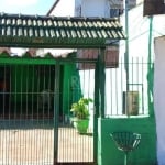 Casas, 5 quartos, 1 suíte, 2 vagas de garagem, no bairro Belém Novo, Porto Alegre/RS    &lt;BR&gt; &lt;BR&gt;No terreno, encontra-se duas residências distintas. A casa da frente, construída em alvenar