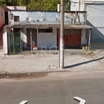 Terreno no Bairro Agronomia, com suas dependências e benfeitorias, medindo 8,58m² de frente por 78,81 de fundos, totalizando 676,18m² de área, localizado na Avenida Bento Gonçalves, próximo ao termina