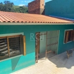 Excelente casa com 3 dormitórios, vaga de garagem, com pátio, semimobiliado, próximo do Hospital Divina Providência, Porto Alegre/RS &lt;BR&gt;      &lt;BR&gt;Localizada ao lado do hospital Divina Pro