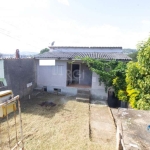 Casa/Terreno DESOCUPADO!!  Casa/ sobrado em cima do terreno. Na parte superior, c/ 2 dormiórios, sala, cozinha, banheiro e área. Na parte inferior,  2 dormitórios, sala, cozinha e banheiro. Todo imóve