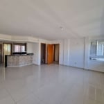 Amplo apartamento de 03 dormitórios, com 01 suíte, no coração do bairro Tristeza. Apartamento com sala ampla para 02 ambientes com churrasqueira e lavabo, janela de ponta a ponta. Cozinha com balcão t