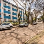 Apartamento dois dormitórios,  living dois ambientes, 1 banheiro, área de serviço, 1 vaga de garagem rotativa.&lt;BR&gt;Imóvel muito arejado e bem iluminado , sol da manhã.&lt;BR&gt;condominio com chu