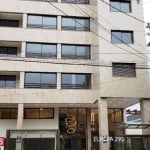 Apartamento de 2 dormitórios sendo duas suítes no bairro Petrópolis em Porto alegre.&lt;BR&gt;Apartamento com 78,40 m² com duas suítes, um banheiro social e uma vaga.&lt;BR&gt;Alto padrão de acabament