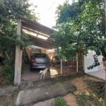 Ótima Casa térrea de 1 dormitório, podendo ser transformado em 2, living amplo, cozinha, depósito, garagem coberta, árvores frutíferas, pátio amplo nos fundos. Fica um ar condicionado. Aceita financia