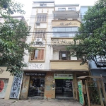 Muito bom apartamento, atualmente locado, todo reformado, elétrica e hidráulivca toda nova, com 2 dormitórios e living amplo, banheiro social, suíte, área de serviço, água quente, 2 lances de escada, 