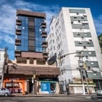 Excelente sala comercial,  já dividida em  dois ambientes,  totalmente reformada, ficam Split e móveis. Edifício com portaria e elevador,  ideal para consultório ou advogado. Bem localizada : Av. Prot