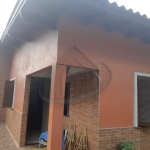 Vende terreno bem grande com duas casas de 2 dormitórios, todos reformados, aceita imóvel sendo dois sobrados e aceita proposta. Não aceita financiamento. Agende sua visita!