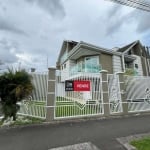 Sobrado à venda com 4 dormitórios, sendo 2 suítes no bairro Cajuru, Curitiba/PR