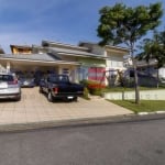 Magnifica Casa em Condomínio à Venda em Arujá-SP - 4 Quartos, 2 Suítes, 2 Salas, 5 Banheiros, 4 Vagas, 360m².