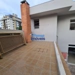 Ampla casa na Trindade, com viabilidade residencial/comercial