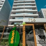 Apartamento à venda em Alphaville Salvador 1: 56m², 1 suíte, sala, varanda com vista lateral para praça, segurança 24h