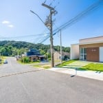 Linda casa em condomínio fechado em Campo largo!