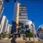 Apartamento com 247.89 m², 4 quartos sendo 3 suítes à venda no bairro Batel.