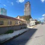 Casa bem localizada com 3 dorm. sendo 1 suÍte, Meia Praia, Itapema - SC