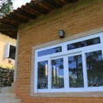 Casa de campo ecológica em Condomínio em Piracaia-SP, 2 Quartos, 1 Suíte - Imperdível!